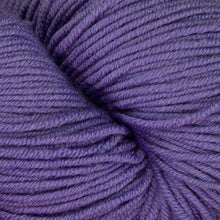 Load image into Gallery viewer, Dizzy Sheep - Plymouth Worsted Merino Superwash _ 050 Periwinkle lot 206998
